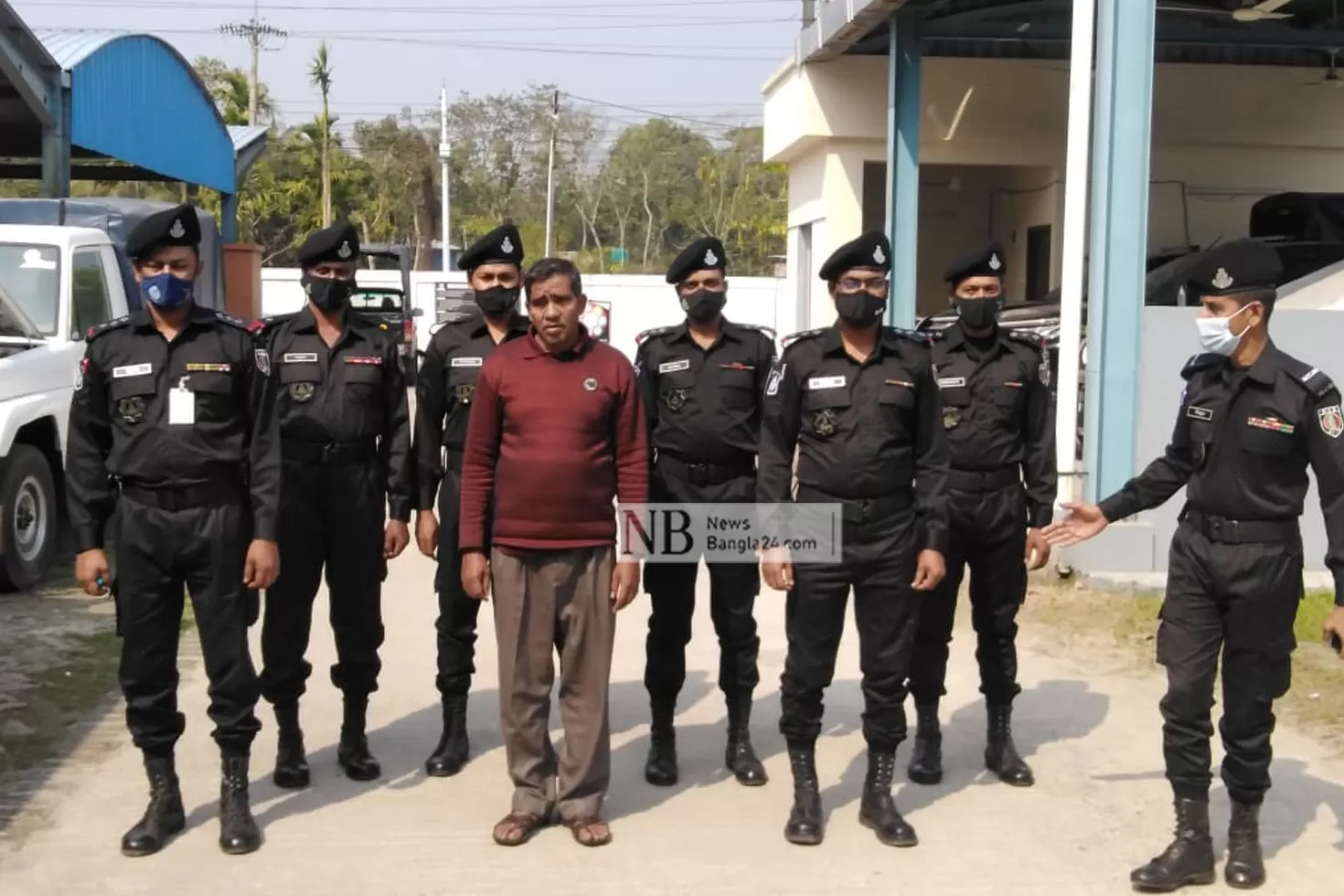 ব‌রিশালে-সরঞ্জামসহ-বোমা-কারিগর-গ্রেপ্তার