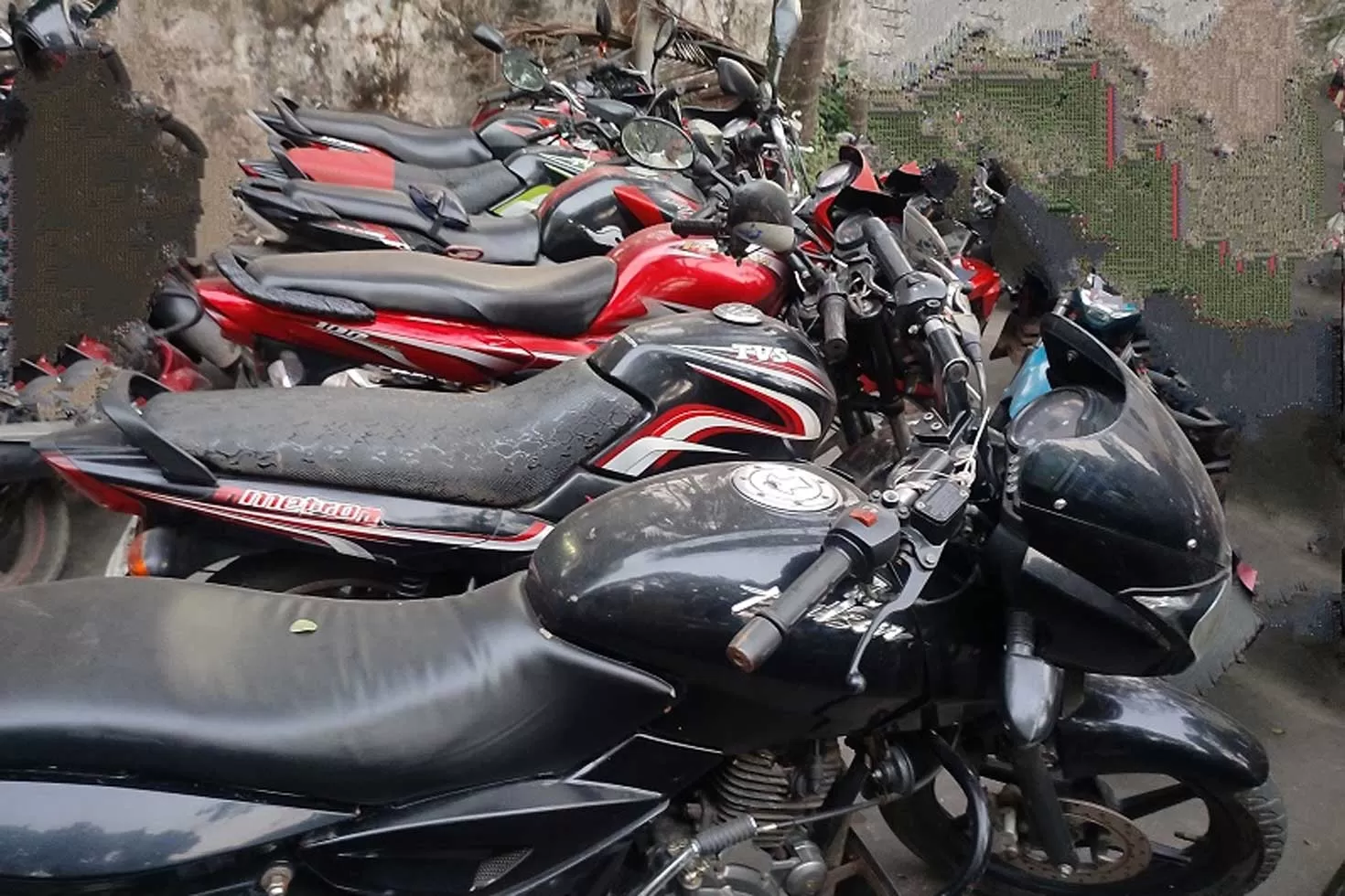 চোরাই-মোটরসাইকেলসহ-দুজন-গ্রেপ্তার