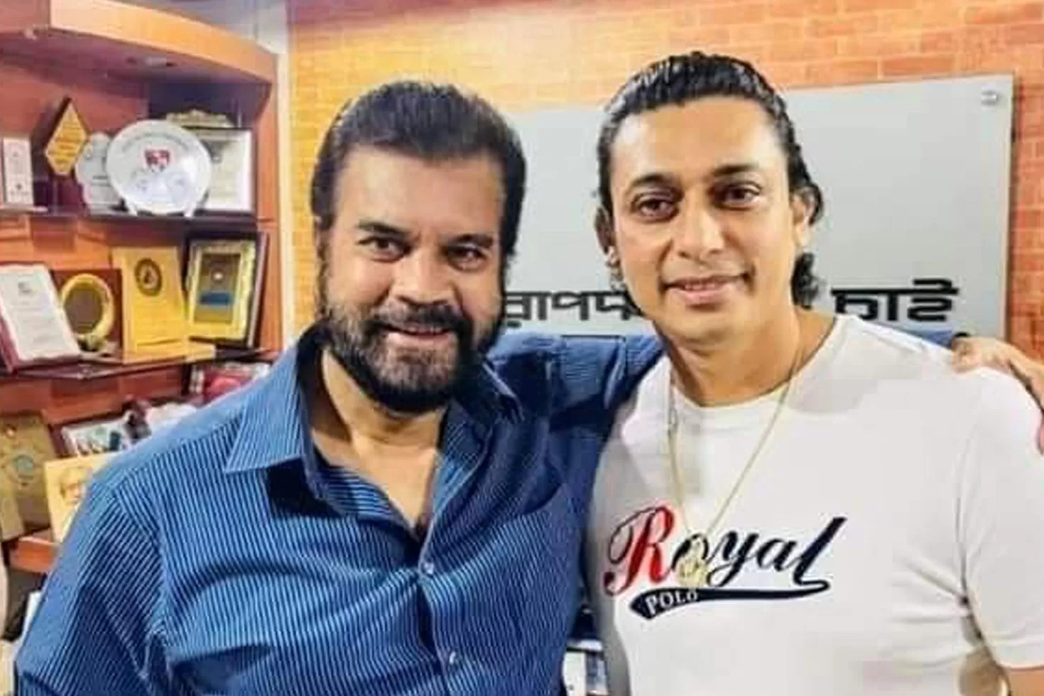 শিল্পী সমিতির সভাপতি কাঞ্চন, 
সাধারণ সম্পাদক জায়েদ