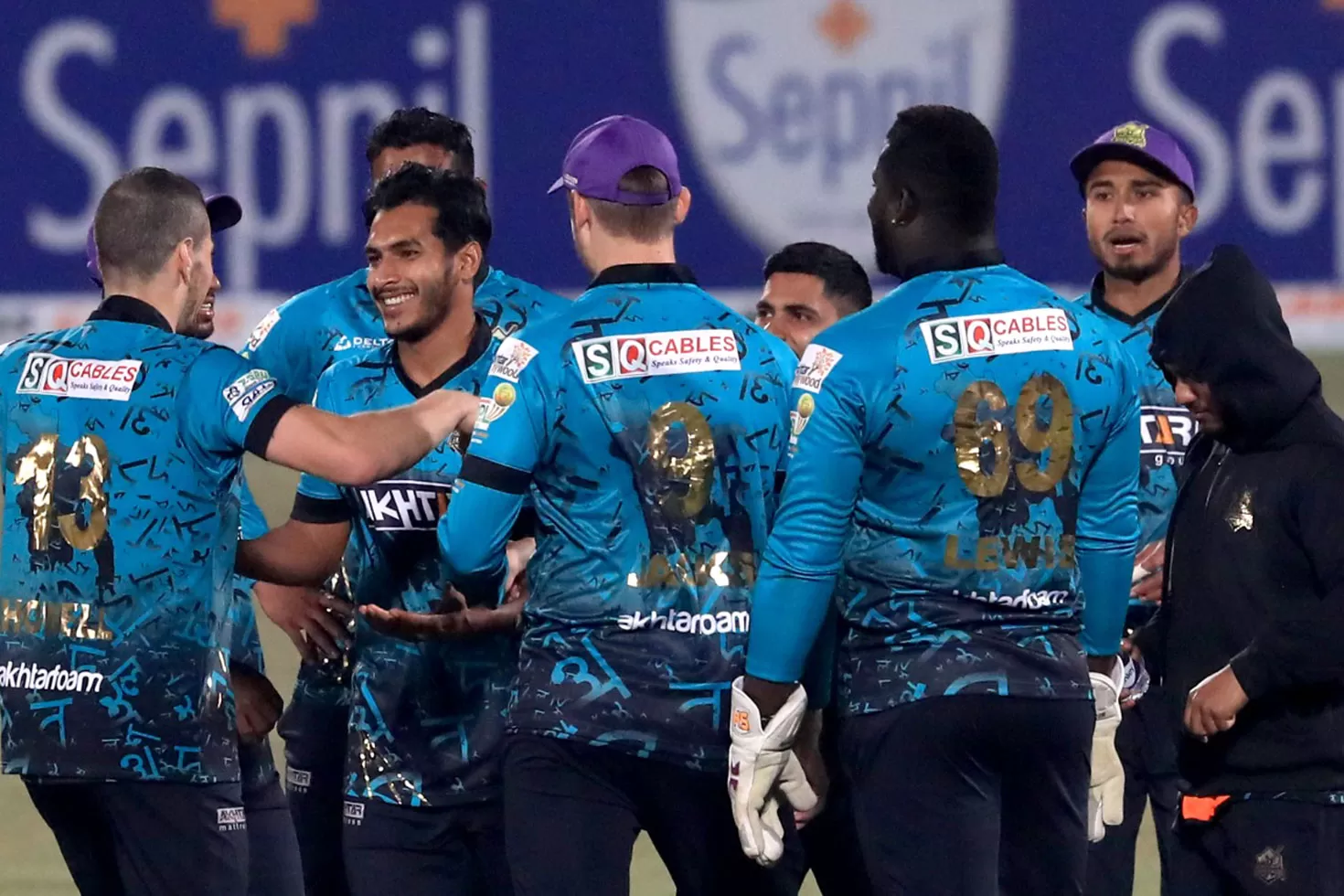 মৃত্যুঞ্জয়ের-হ্যাটট্রিকে-জয়-দিয়ে-শীর্ষে-চট্টগ্রাম