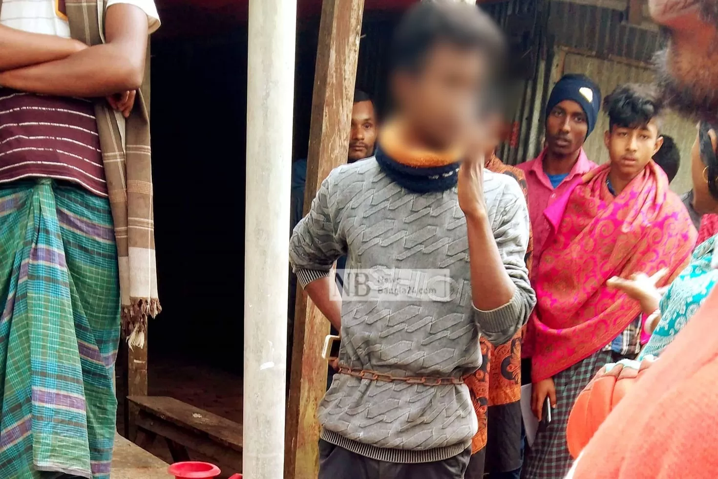 টাকা আদায়ে কলেজছাত্রকে ‘শিকলে বেঁধে নির্যাতন’