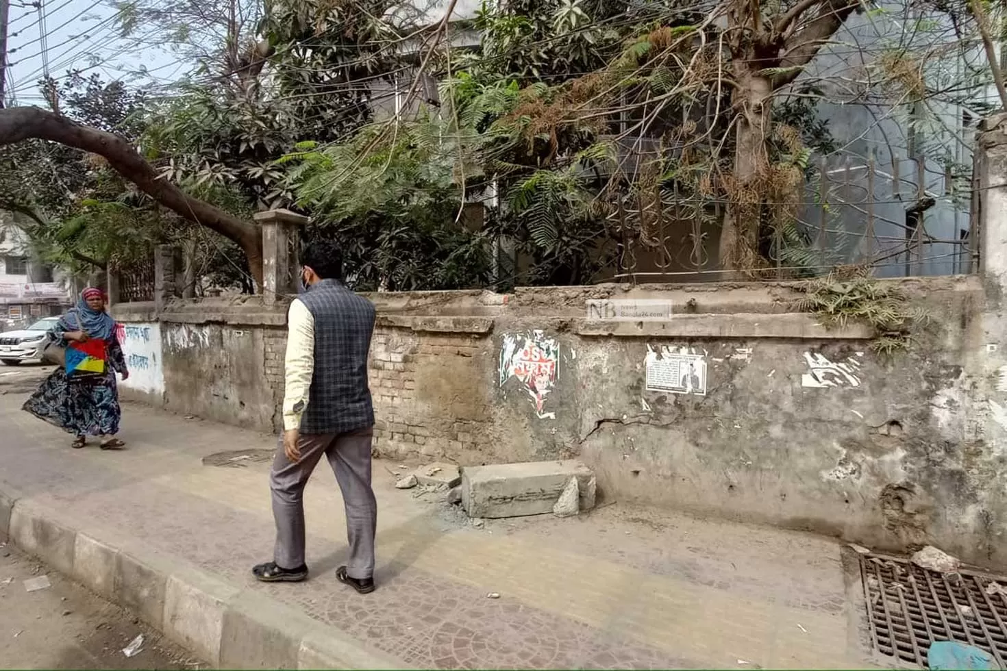 জবির-সীমানাপ্রাচীরে-ফাটল-নিরাপত্তা-ঝুঁকিতে-শিক্ষার্থীরা