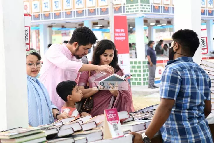বইমেলায়-টিকিট-বিতর্ক-উঠল-কেন?