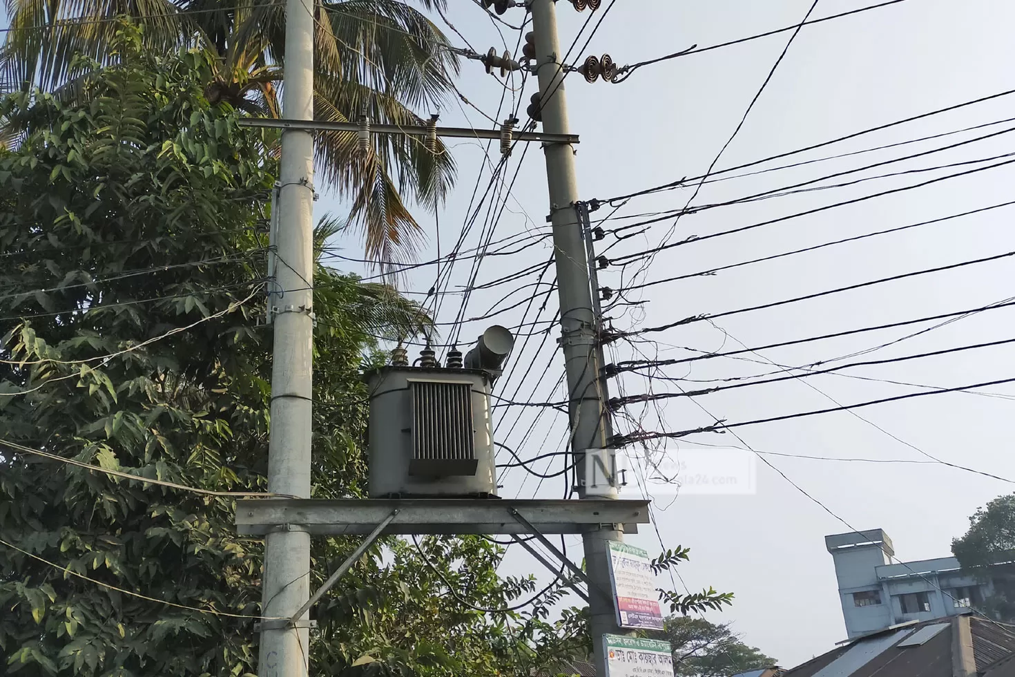বৈদ্যুতিক খুঁটি স্থাপনে ‘অনিয়ম’