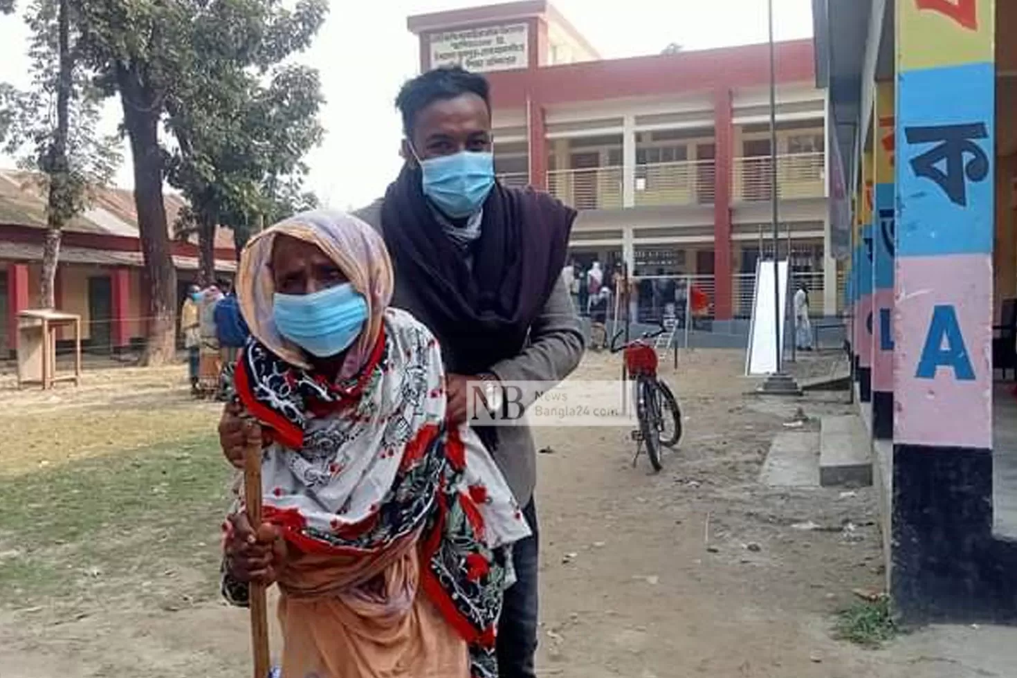 ময়মনসিংহে-ইভিএম-নিয়ে-বিপাকে-বয়স্ক-নারীরা