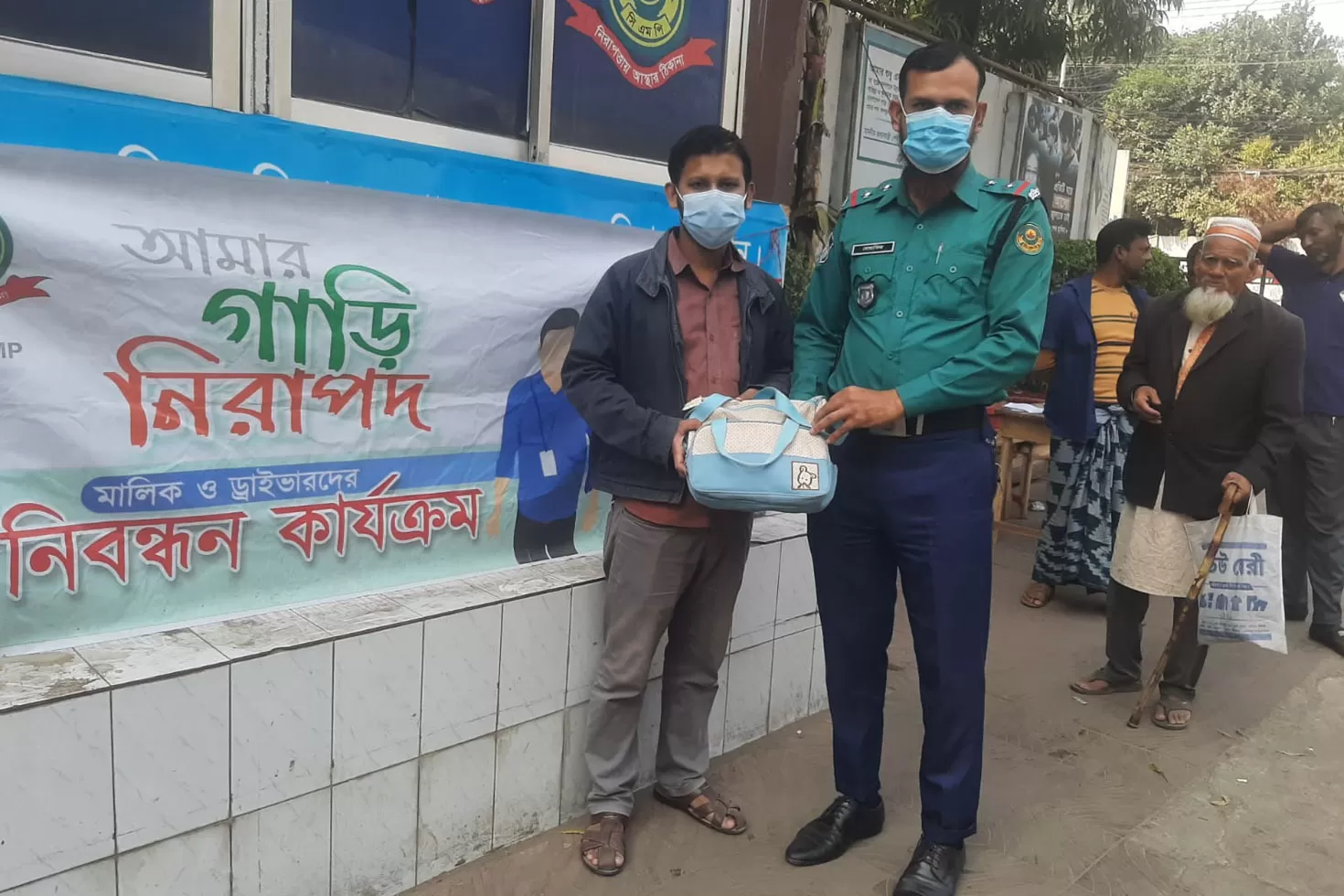 হারানো-পাসপোর্ট-ফিরিয়ে-দিল-আমার-গাড়ি-নিরাপদ