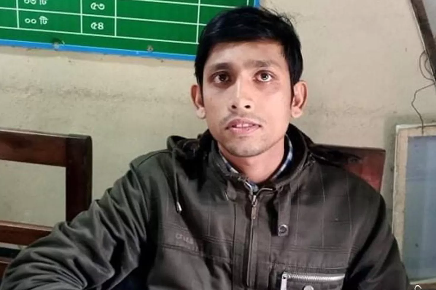 জন্মনিবন্ধনে সচিব ‘নেন’ অতিরিক্ত ৪০০ টাকা