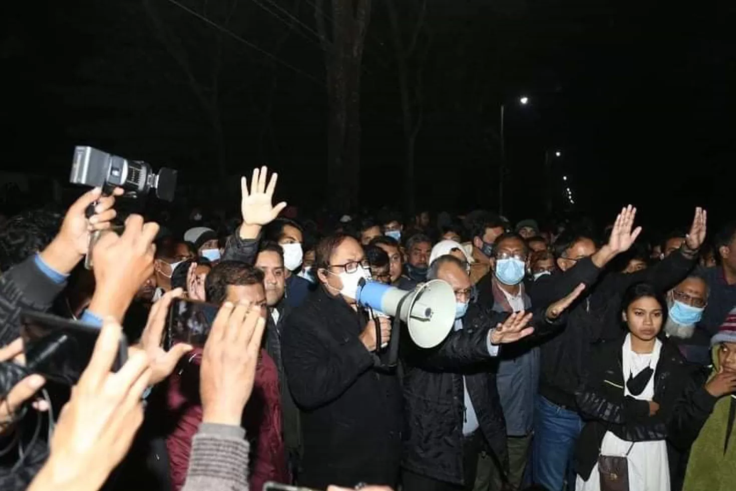 রাবি-শিক্ষার্থীদের-দাবি-মানার-আশ্বাস-প্রক্টর-প্রত্যাহার