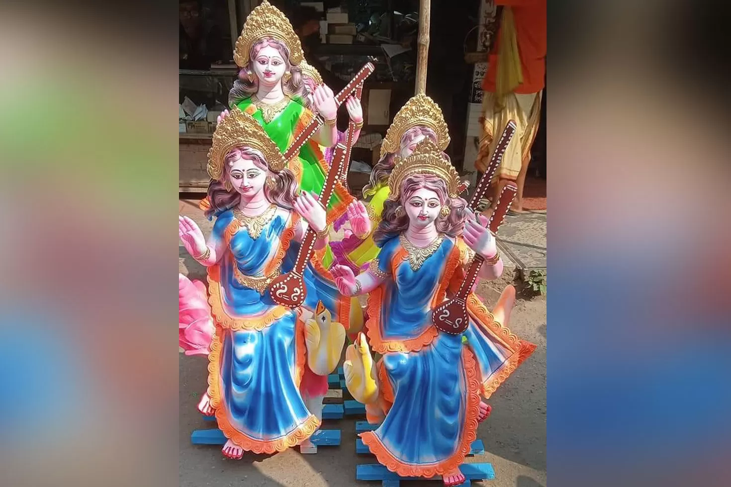 ফরিদপুরে দোকানে এলেন সরস্বতী