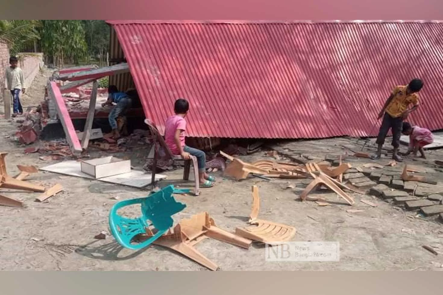 ভোটের বিরোধ: ‘বাড়িঘর গুঁড়িয়ে দিয়েছে প্রতিপক্ষ’