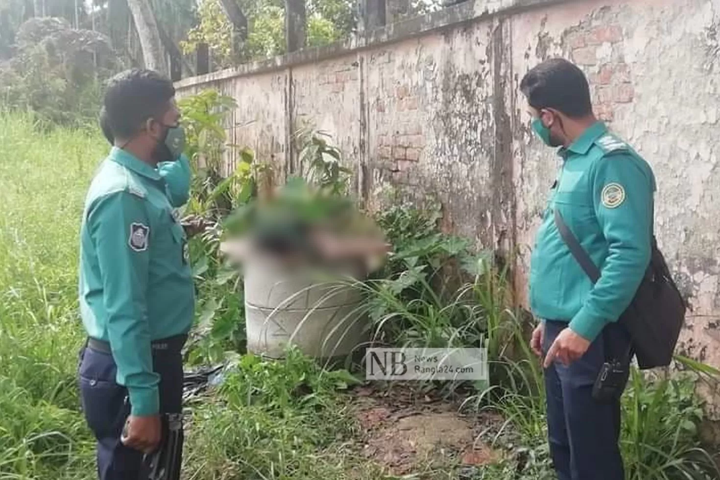 পরিত্যক্ত টয়লেটের ওপর শিশুর গলাকাটা দেহ