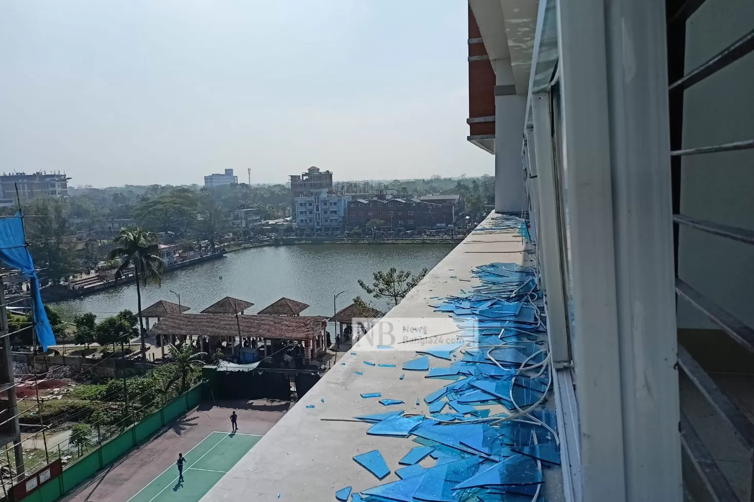 দমকা-হাওয়ায়-ভেঙেছে-জানালার-কাচ-তদন্ত-কমিটি