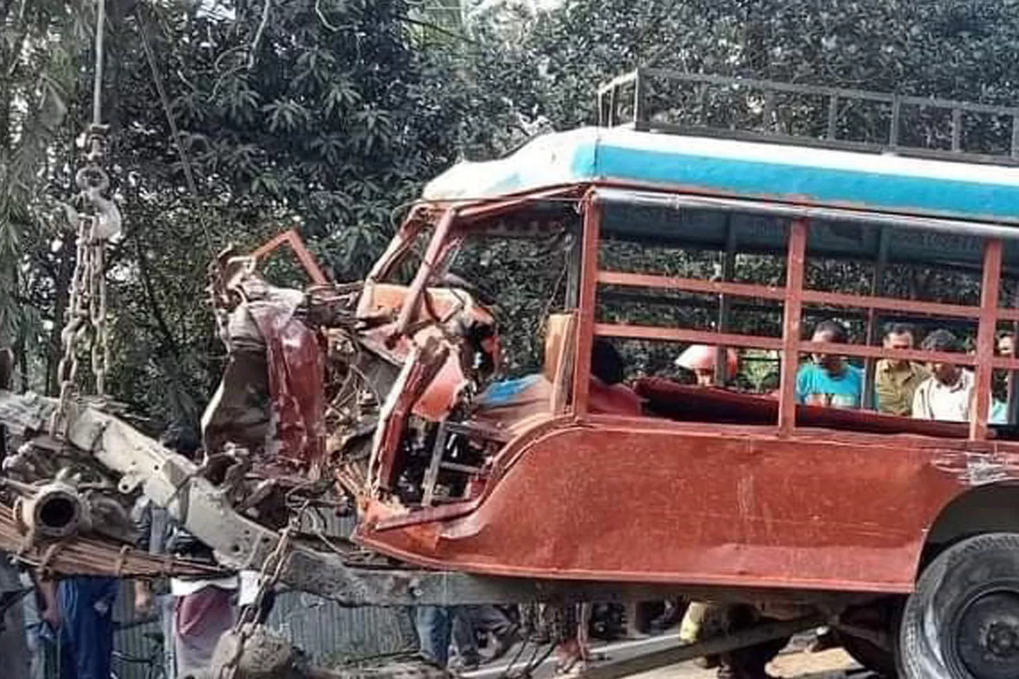 হবিগঞ্জে চান্দের গাড়ি, ঠাকুরগাঁওয়ে বাইক চালক নিহত