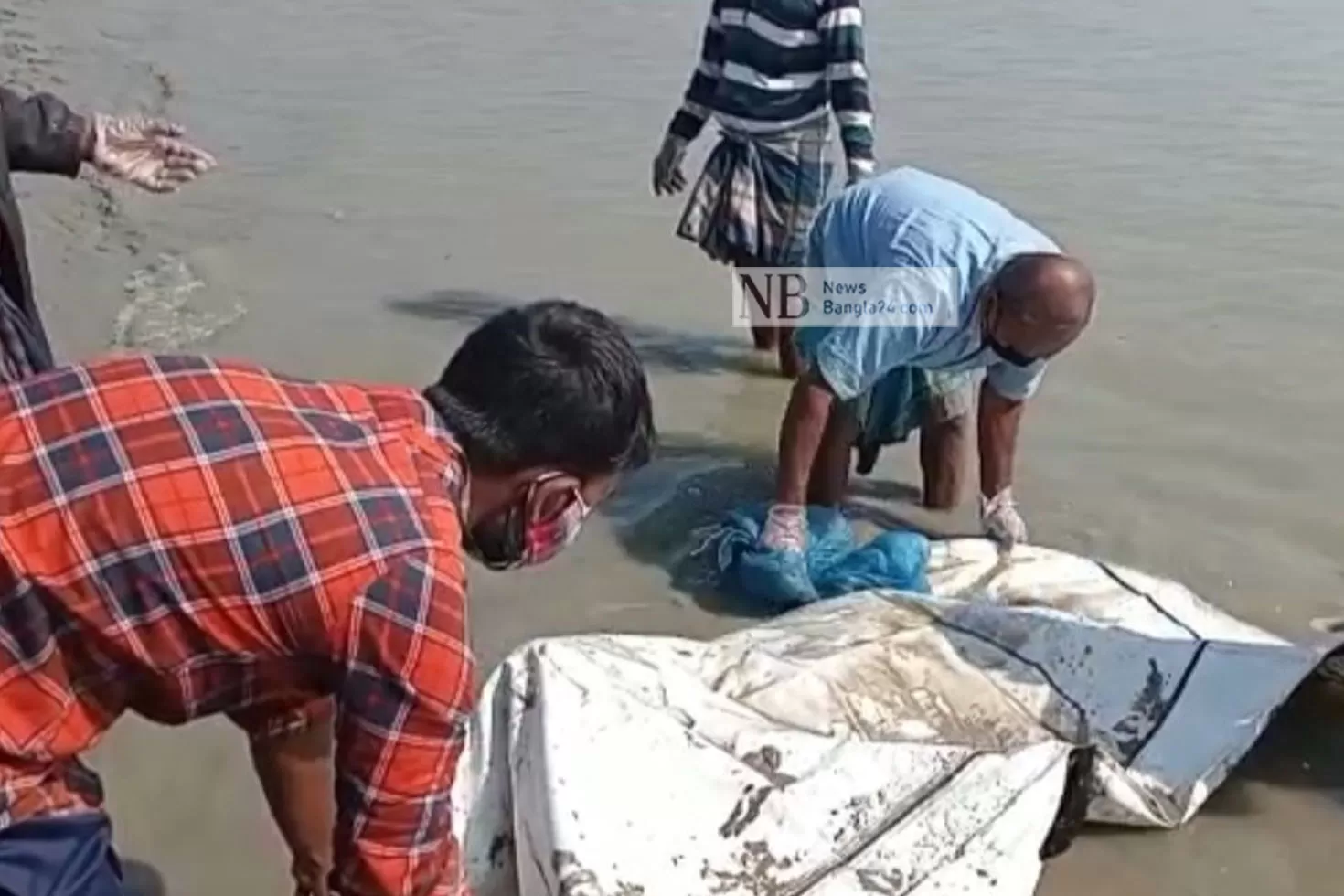 বঙ্গোপসাগরে ট্রলারডুবি: মৃত বেড়ে ৭