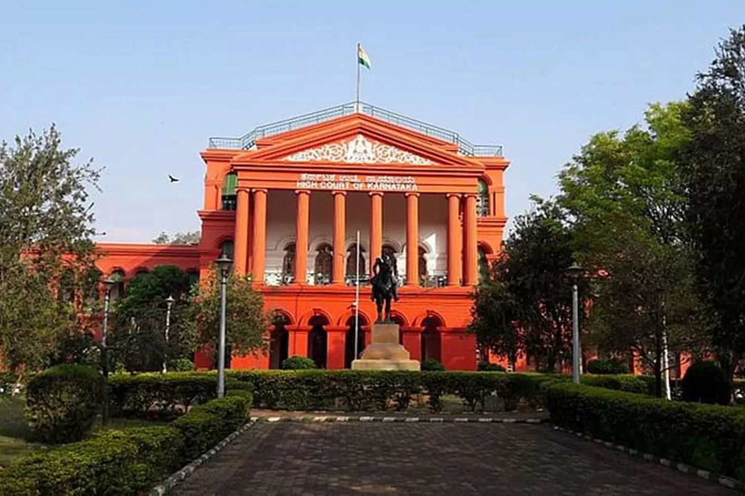হিজাবে-বাধা-উঠছে-না-কর্ণাটকের-শিক্ষাপ্রতিষ্ঠানে