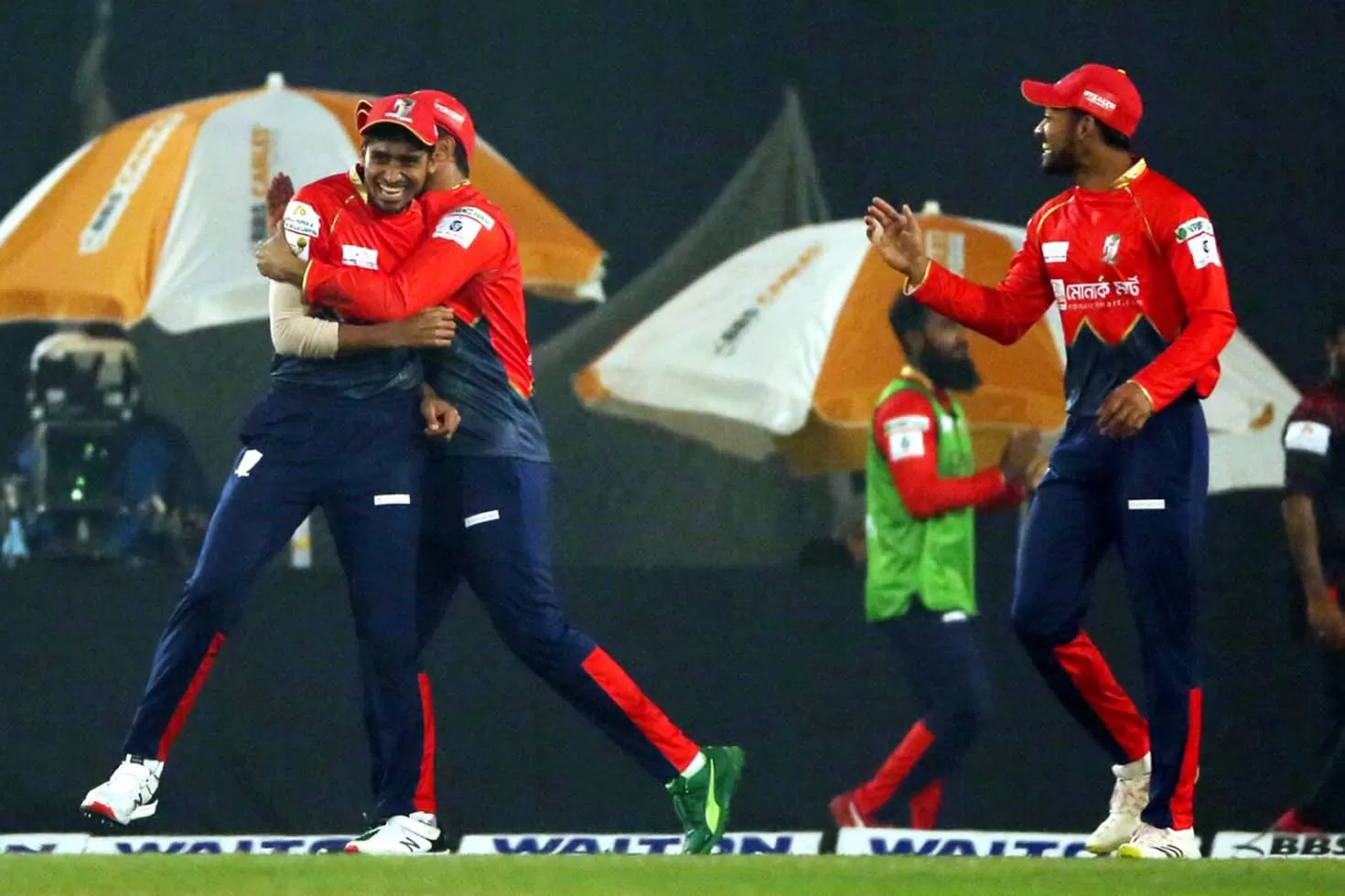 চট্টগ্রাম-ও-খুলনার-ওপর-ঝুলে-রইল-ঢাকার-ভাগ্য