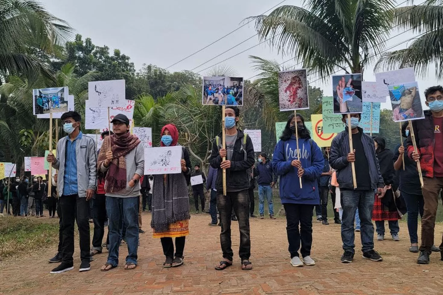 রক্তরাঙা-হাতের-ছাপে-উপাচার্যের-পদত্যাগ-দাবি-