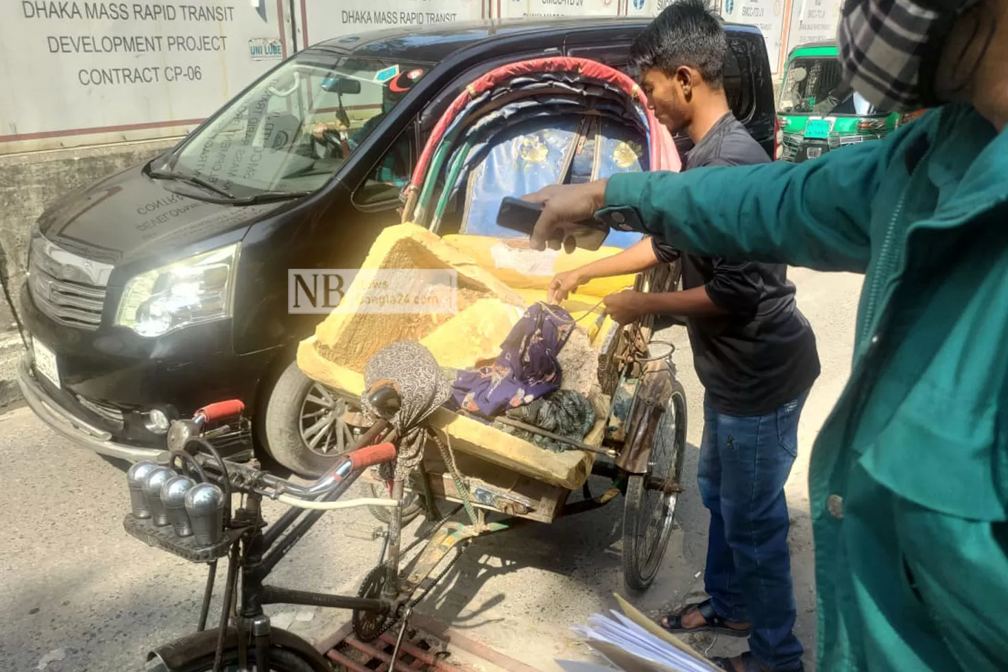 ঢাবি-এলাকায়-বাক্সে-দুই-নবজাতকের-মরদেহ