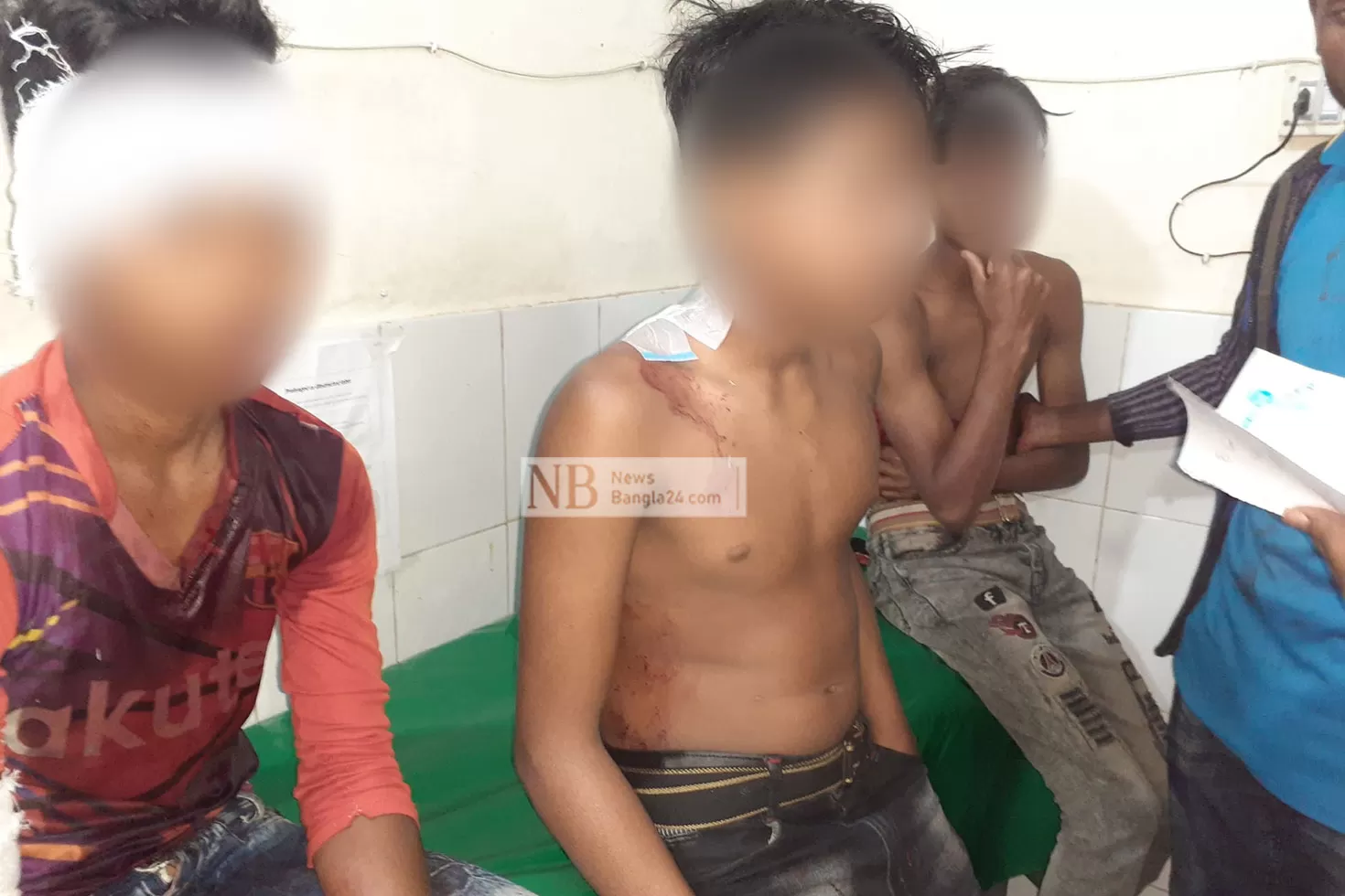 আহত কিশোর
