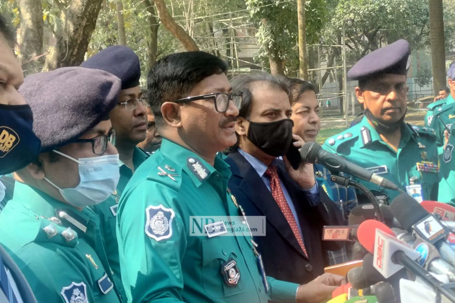 বইমেলা ঘিরে জঙ্গি তৎপরতা উড়িয়ে দেয়া যায় না: ডিএমপি