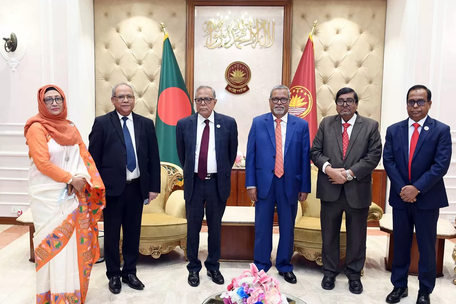 রাষ্ট্রপতির সঙ্গে বিদায়ী ইসির সাক্ষাৎ