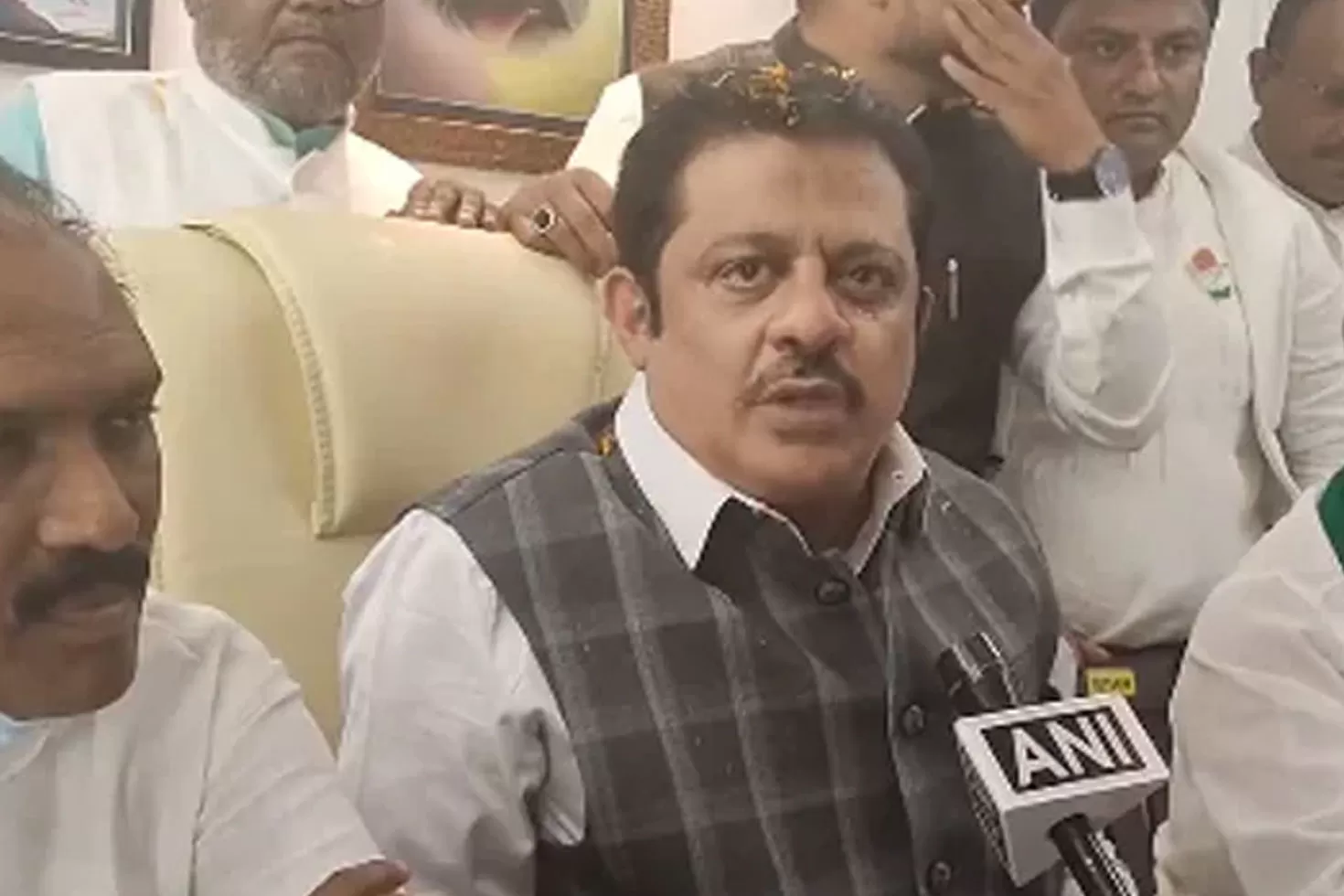 হিজাব-না-পরাতেই-এত-ধর্ষণ-বললেন-কর্ণাটকের-বিধায়ক-