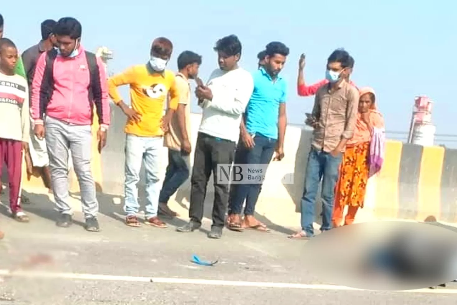 রাস্তায়-পড়ে-ছিল-মোটরসাইকেল-পাশে-২-মরদেহ