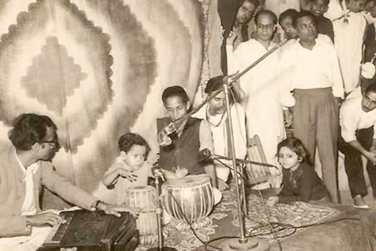 ৩ বছর বয়সে তবলা বাজানো শিখেছিলেন বাপ্পী