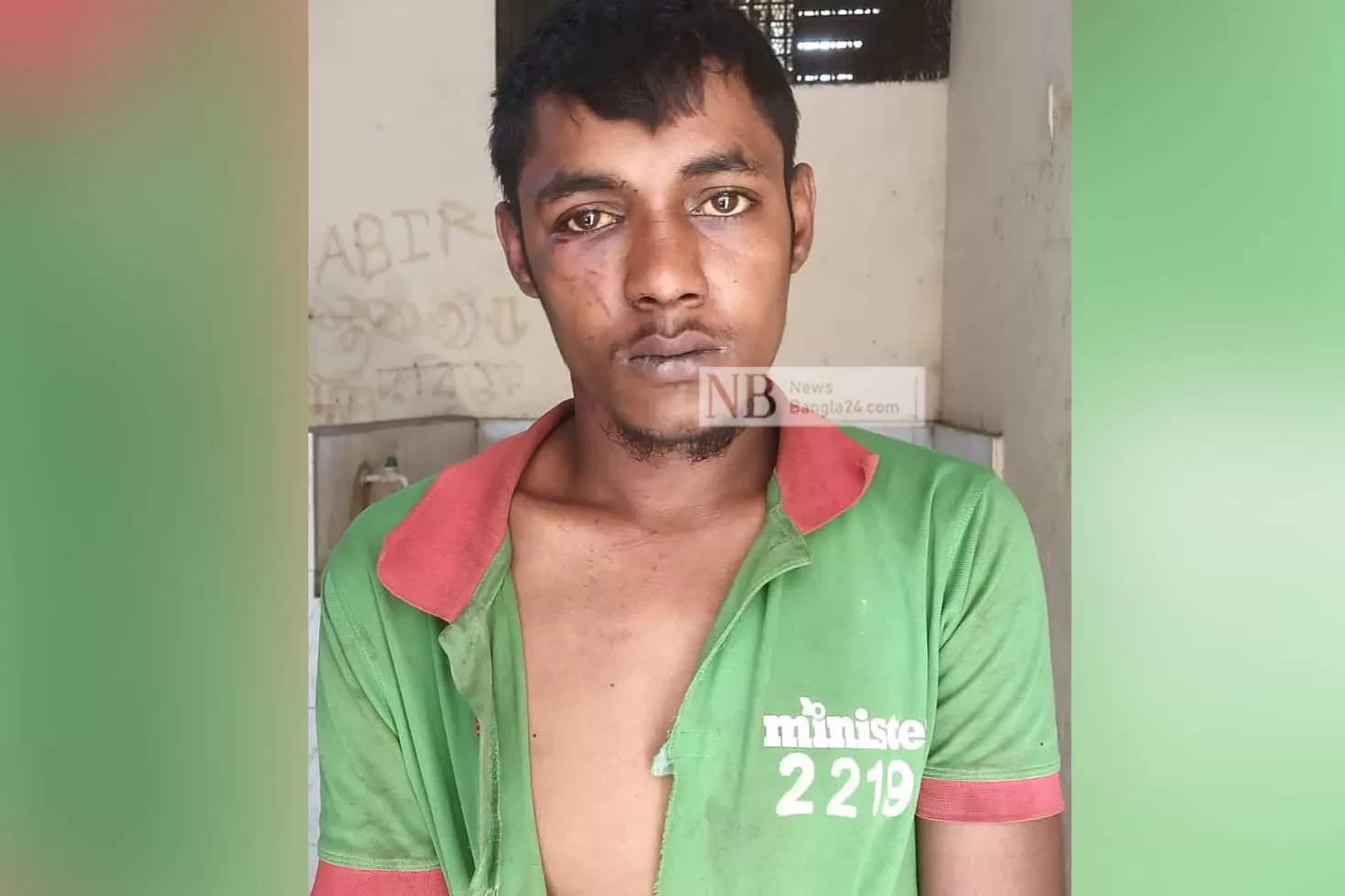 রিকশাচালক সেজে  ছিনতাইকারীর ছুরিকাঘাত 