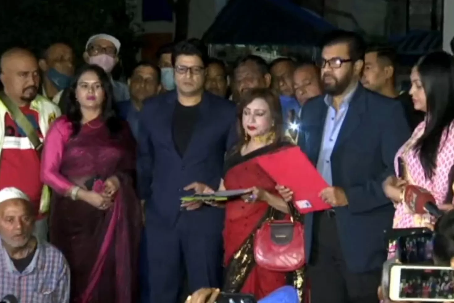 দ্বিধাদ্বন্দ্বে-ছিলাম-কী-হচ্ছে-অঞ্জনা