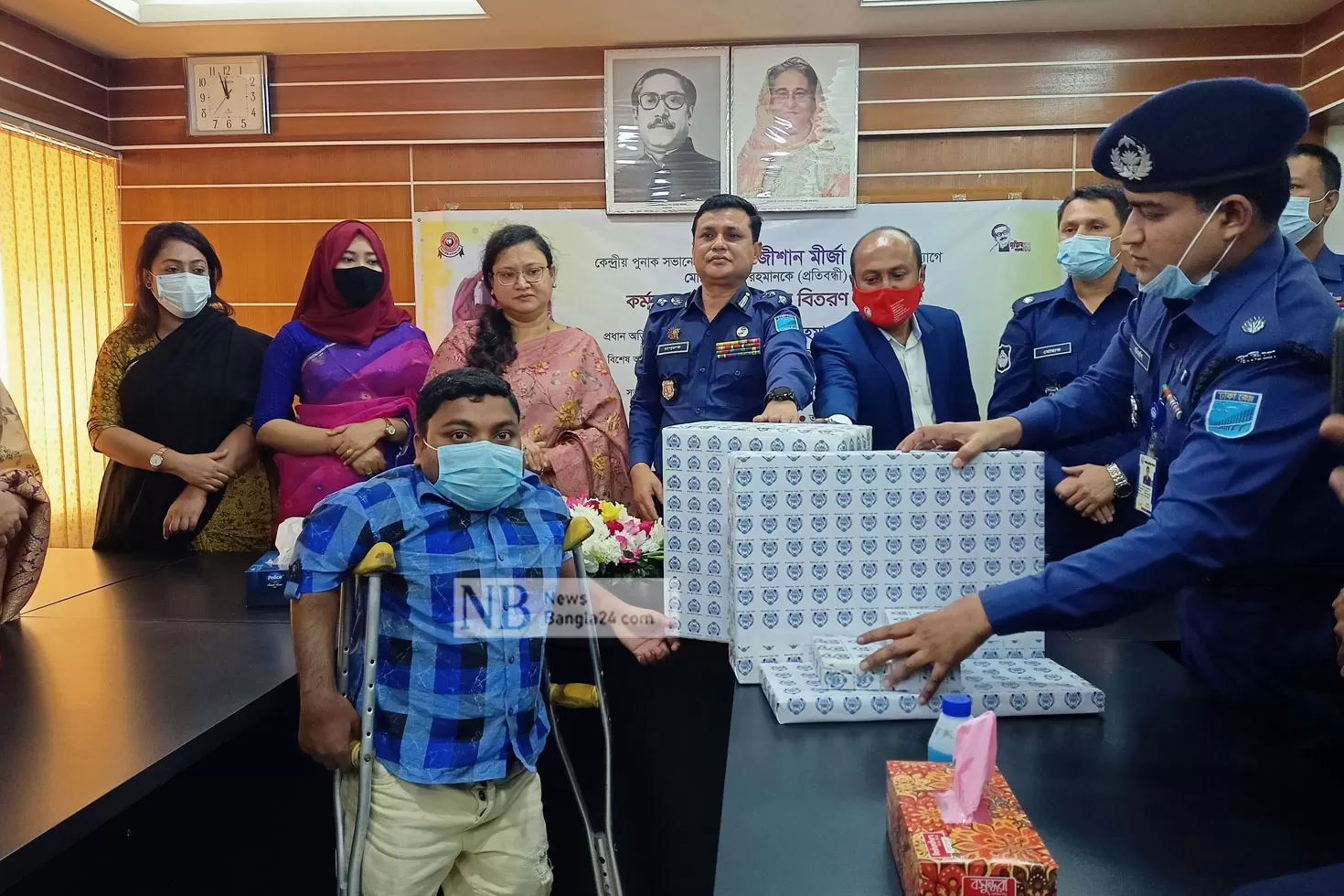 পুনাকের উদ্যোগে আনিছুরের স্বপ্ন পূরণ