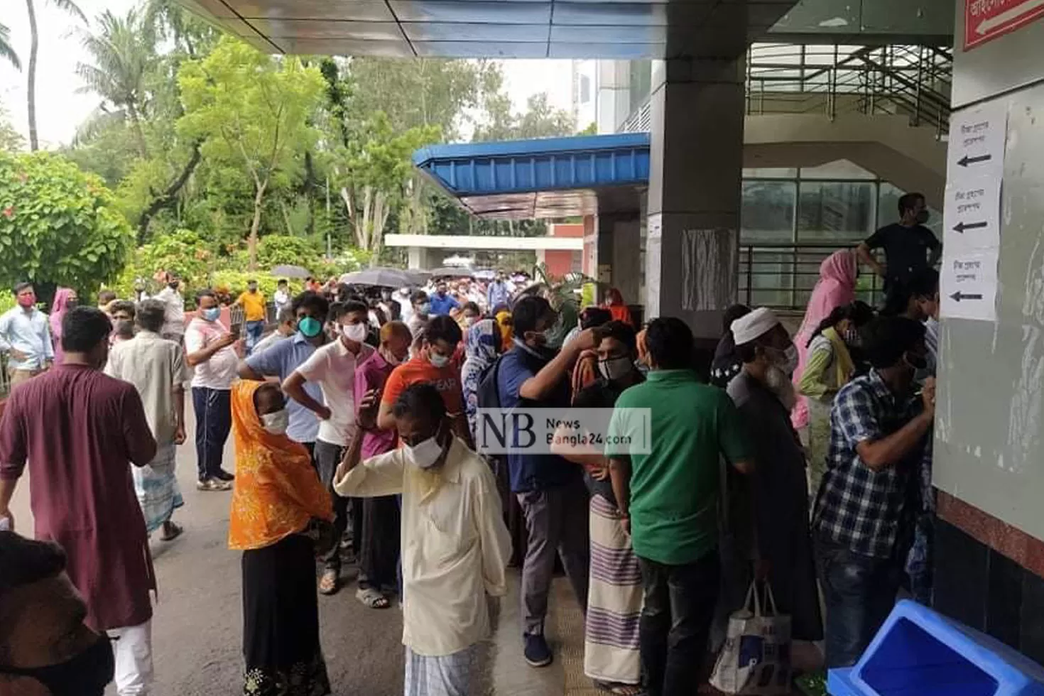 এসএমএস-ছাড়া-টিকা-নেয়ার-সুযোগে-কেন্দ্রে-ভিড়