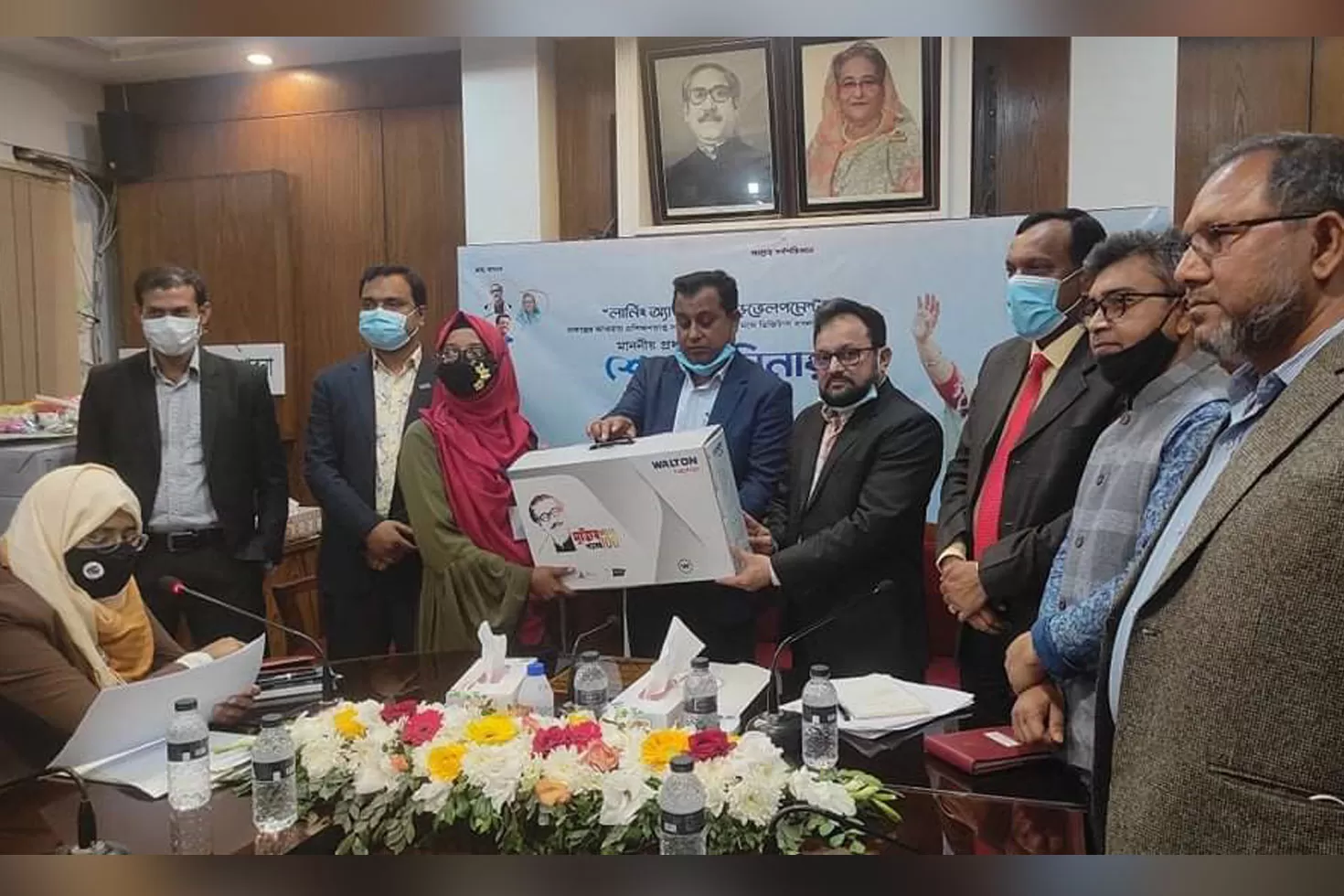 প্রধানমন্ত্রীর-ল্যাপটপ-পেলেন-পাবনার-১৭-ফ্রিল্যান্সার