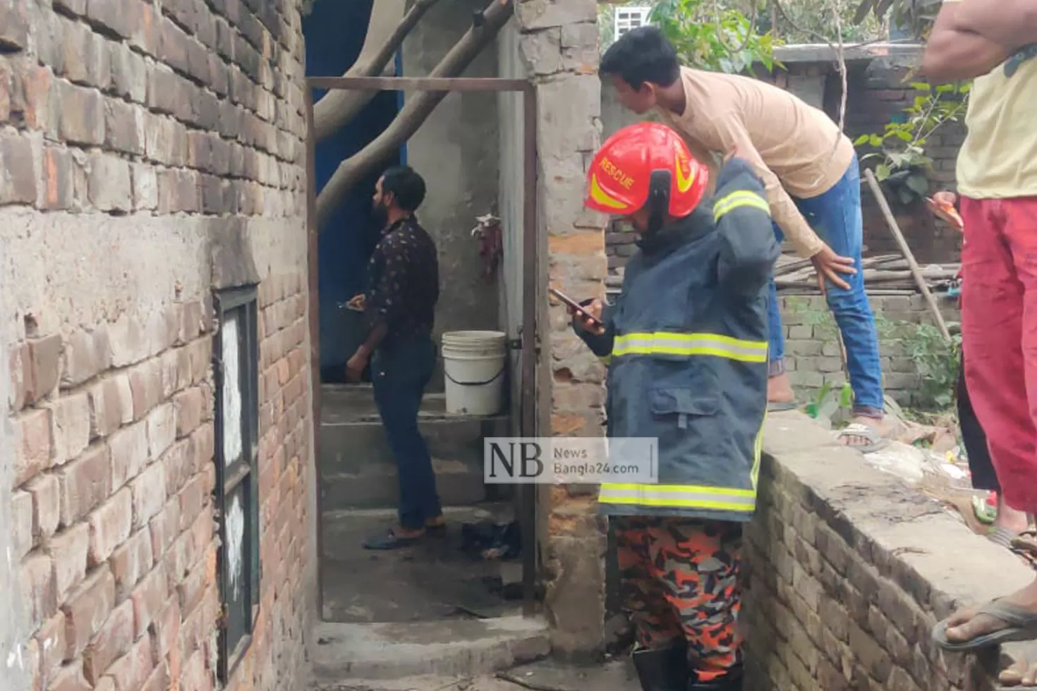 সিলিন্ডার-বিস্ফোরণে-নারী-শিশুসহ-দগ্ধ-১০