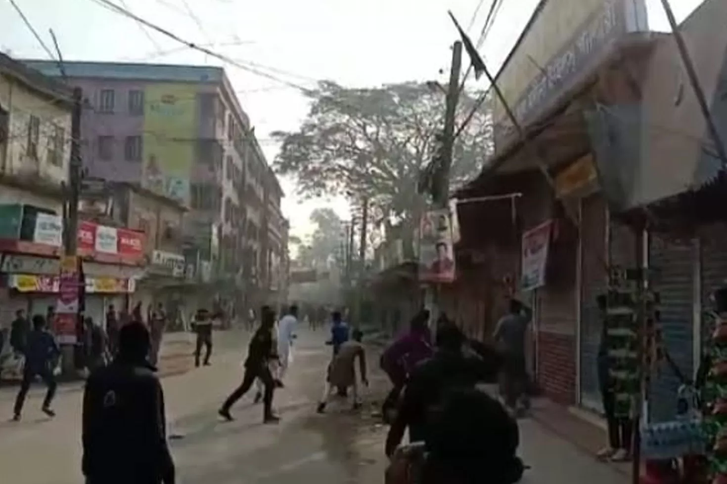 রায়পুরে-আলীগ-বিএনপি-সংঘর্ষে-আহত-২০