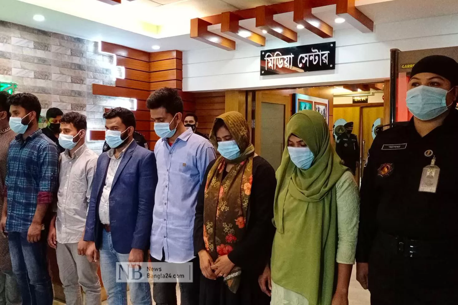 চাকরির-নামে-প্রতারণা-স্বামী-স্ত্রীসহ-গ্রেপ্তার-৭