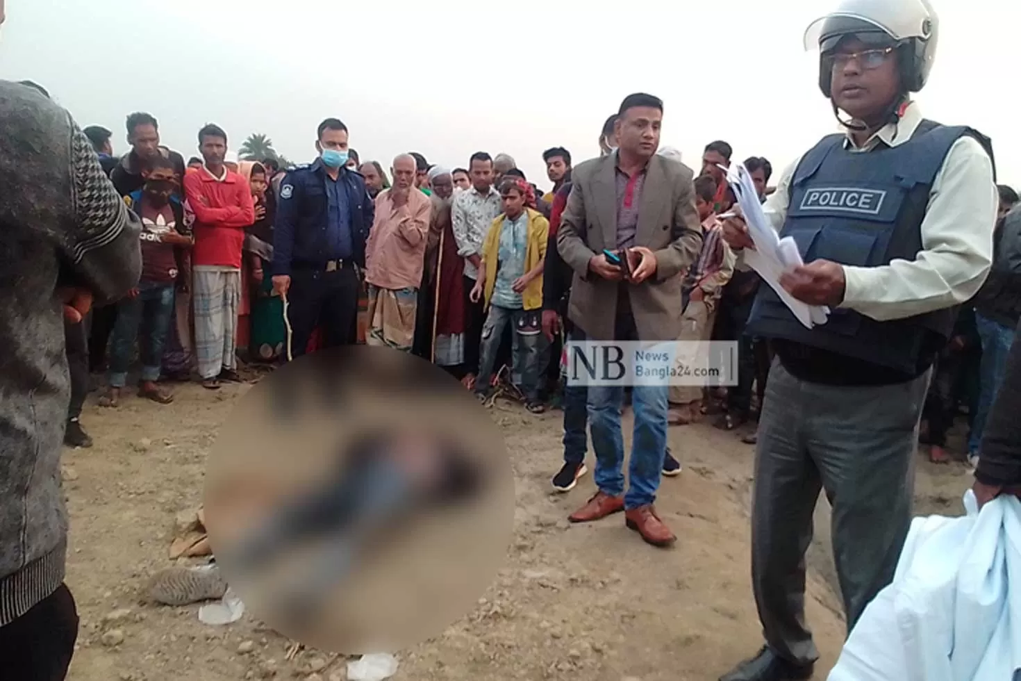 মাটি খুঁড়ে মিলল হাত-পা বাঁধা মরদেহ