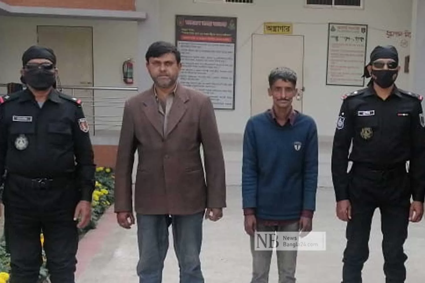 প্রতারককে-জাপটে-ধরে-গৃহবধূর-চিৎকার-গ্রেপ্তার-২
