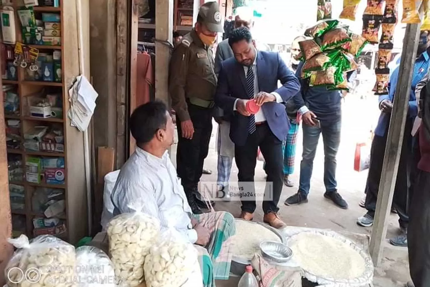 ‘প্লাস্টিক চাল’ বিক্রি: ঢাকায় পাঠানো হবে নমুনা