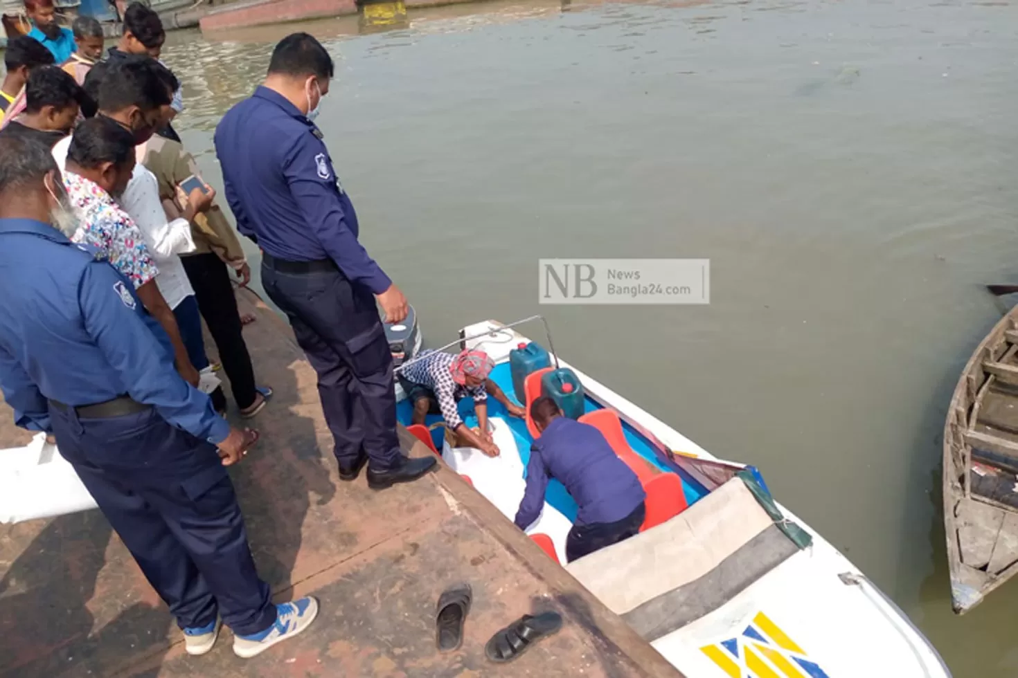 চরমোনাইয়ের-মাহফিলে-যাওয়ার-পথে-ট্রলারডুবি-৩-মৃত্যু