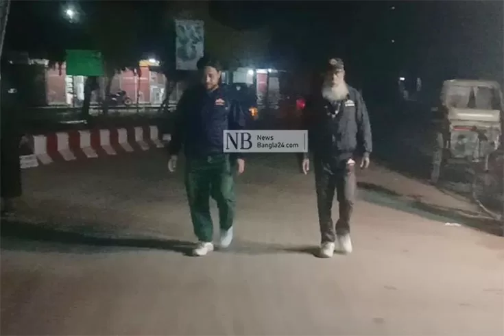 বাবা- ছেলের হেঁটে ভ্রমণ