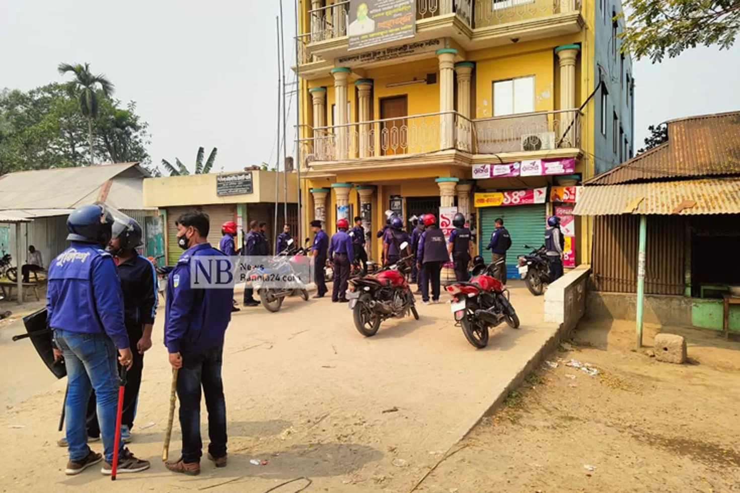 যমুনা-সার-কারখানার-শ্রমিকদের-সংঘর্ষে-আহত-৩০