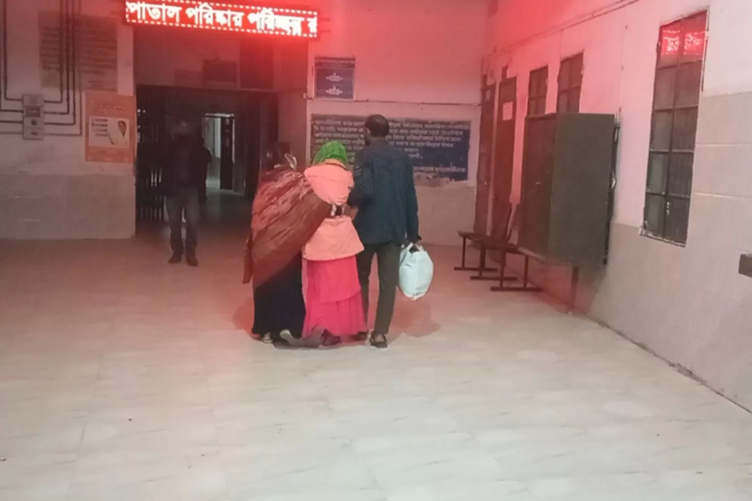 নিজ বাড়িতে কিশোরীর ‘সংঘবদ্ধ ধর্ষণ’