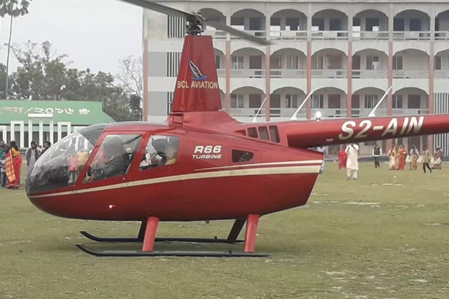 বিয়ের স্বপ্ন পূরণ হলো না হেলিকপ্টারে চড়েও