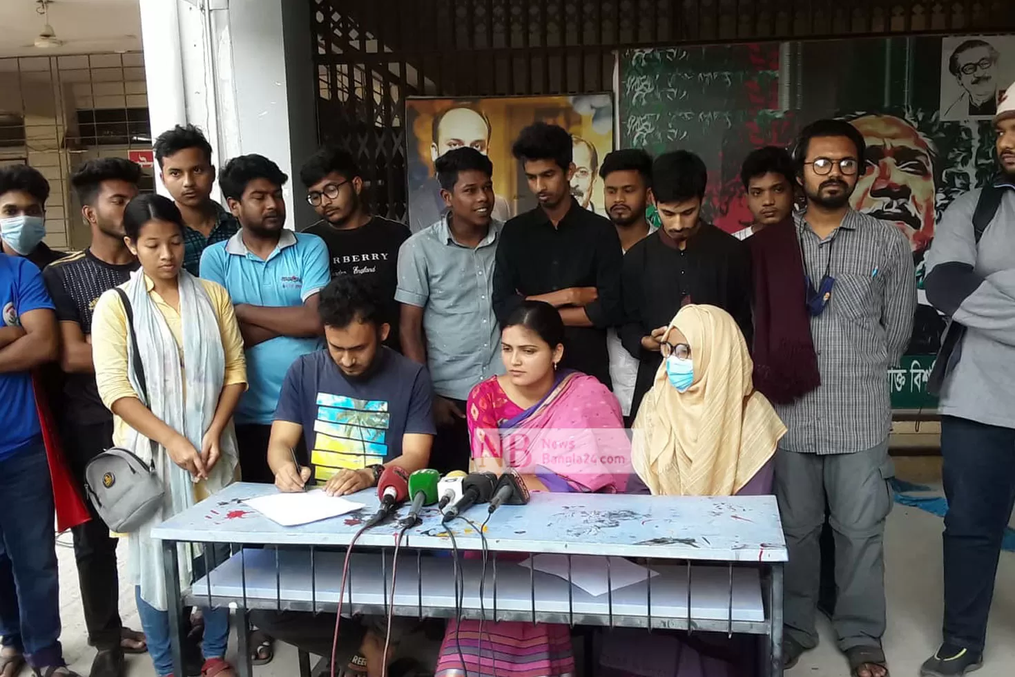 কেন-হামলাকারীদের-ধরা-হচ্ছে-না-প্রশ্ন-বশেমুরবিপ্রবি-শিক্ষার্থীদের