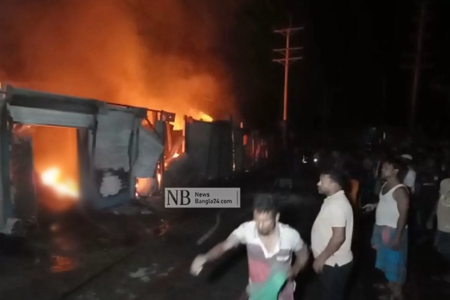 আগুনে পুড়ল ফার্নিচারের দোকান-কারখানা