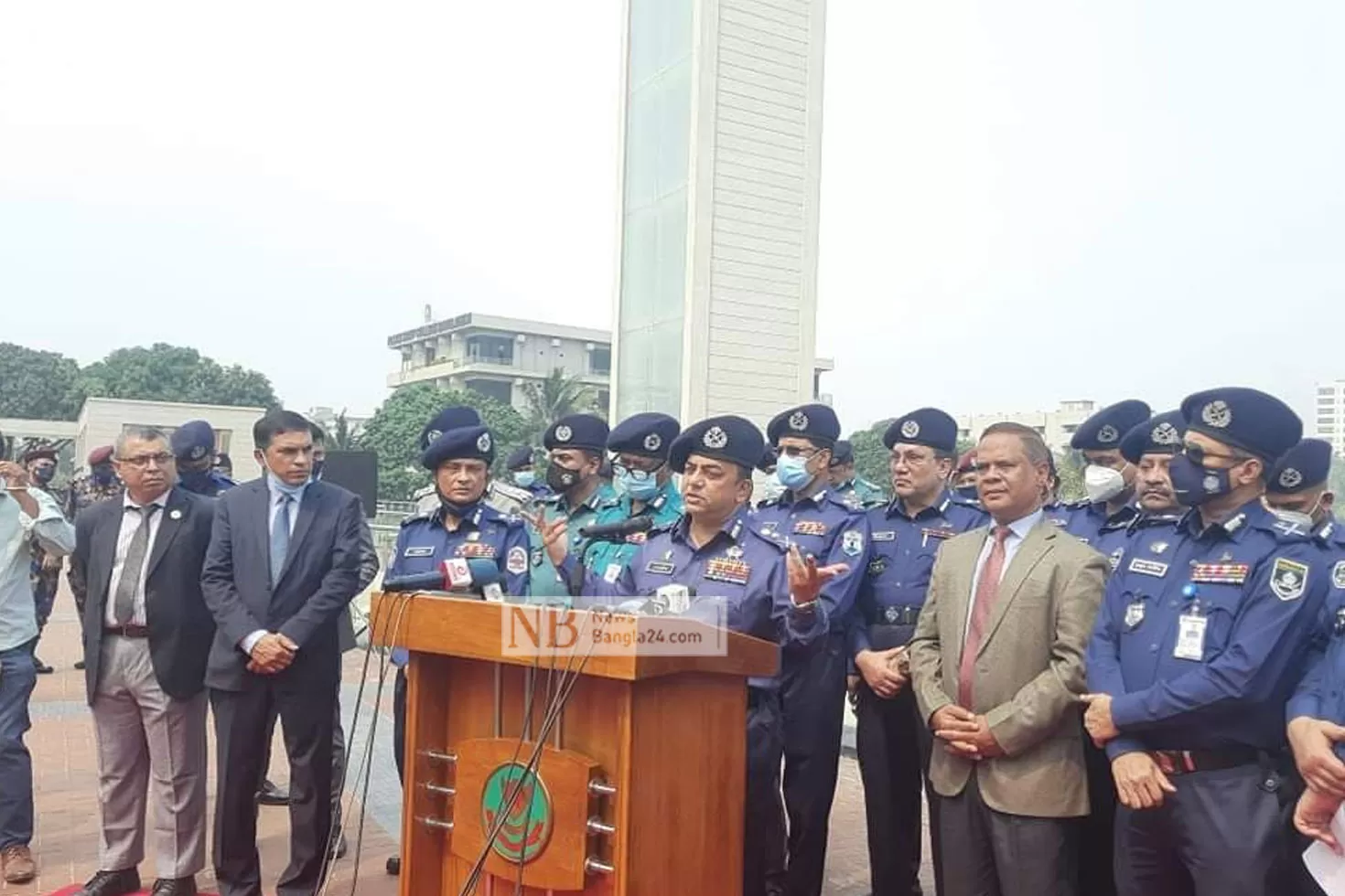 পুলিশ-সদস্যের-আত্মত্যাগে-বাহিনী-হারায়-প্রিয়জন-আইজিপি