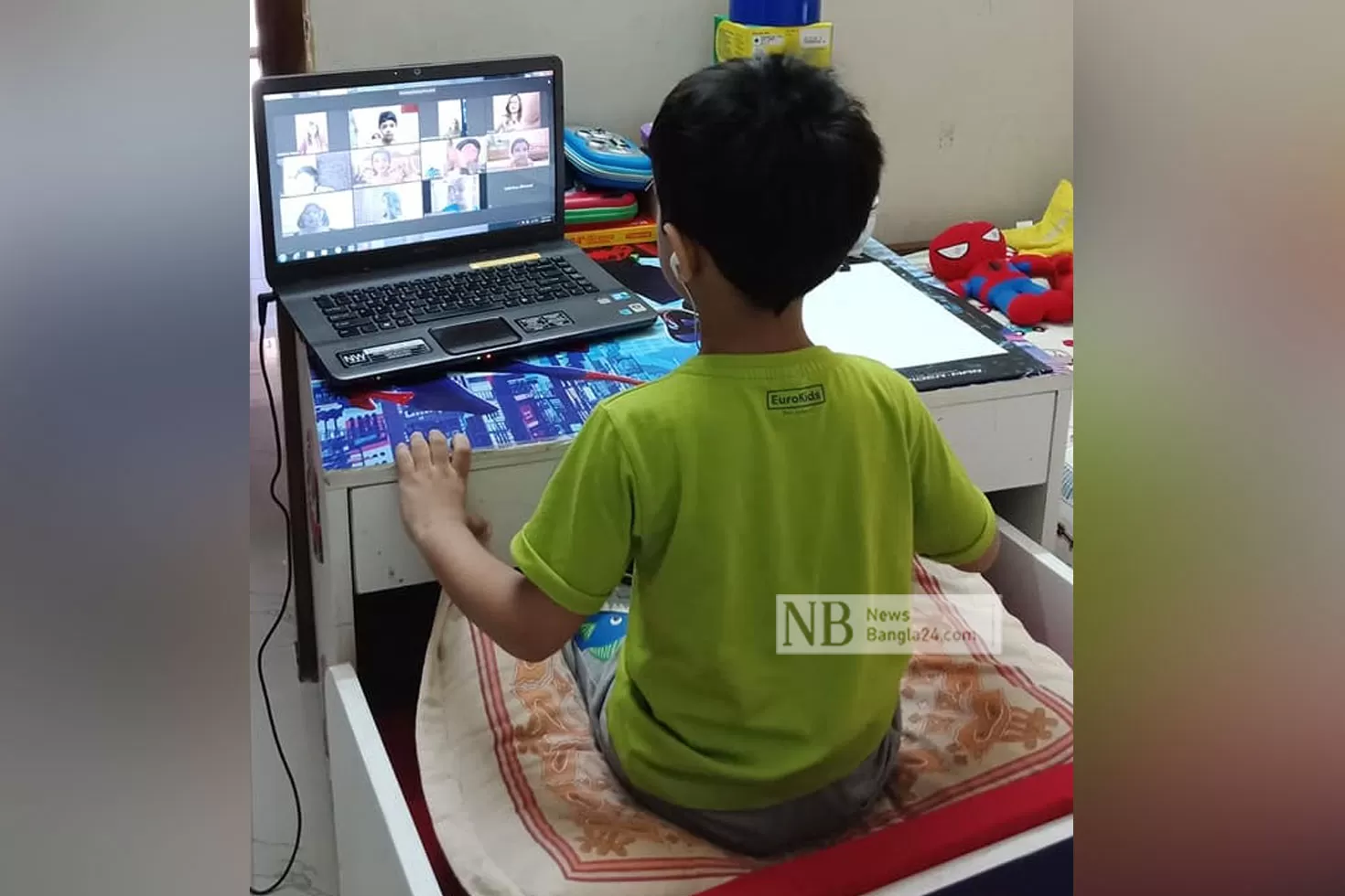 হেডফোনে শিশুদের শ্রবণক্ষীণতায় উদ্বেগ