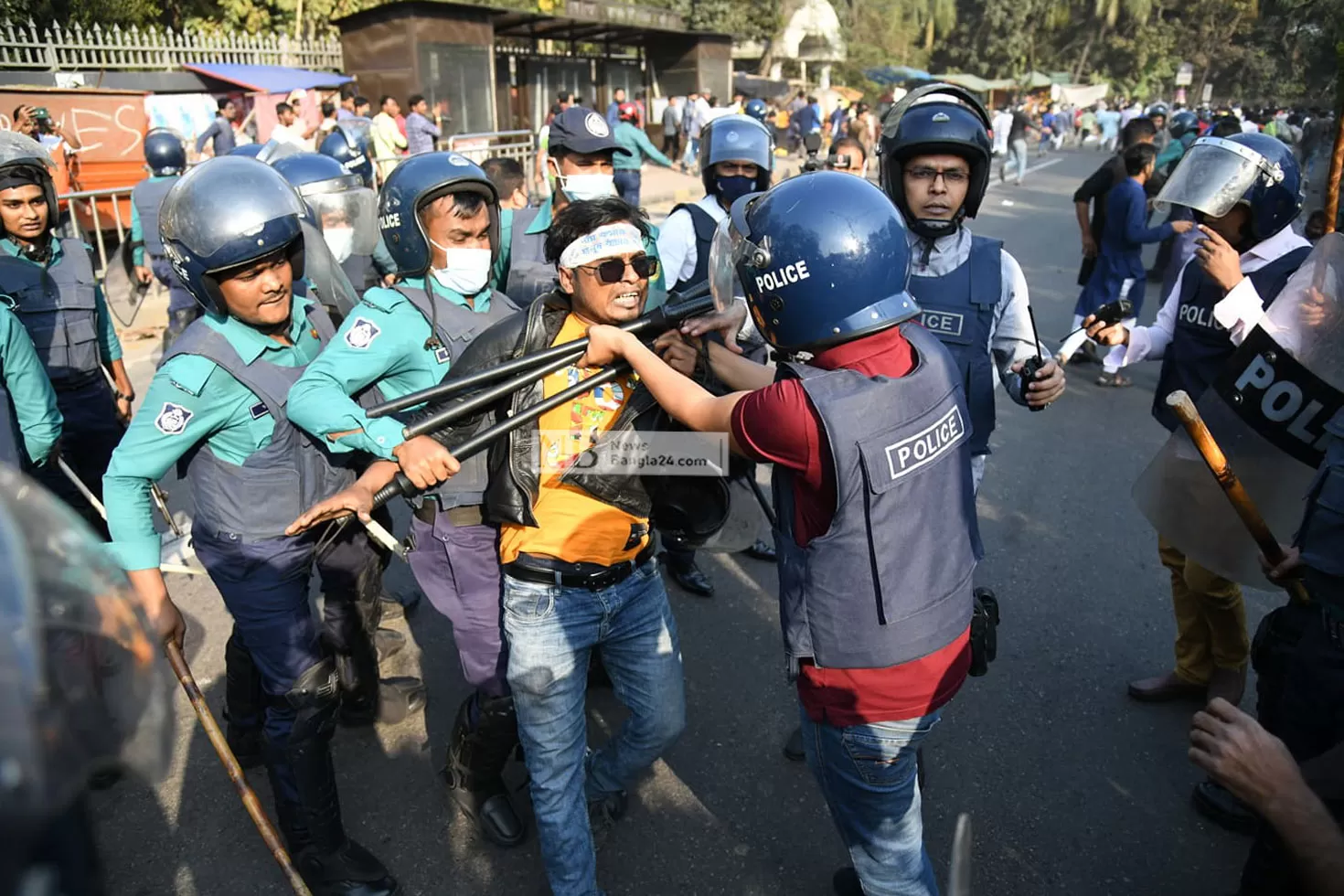 পণ্যমূল্য-নিয়ে-বিক্ষোভ-পুলিশ-গণ-অধিকার-সংঘর্ষ