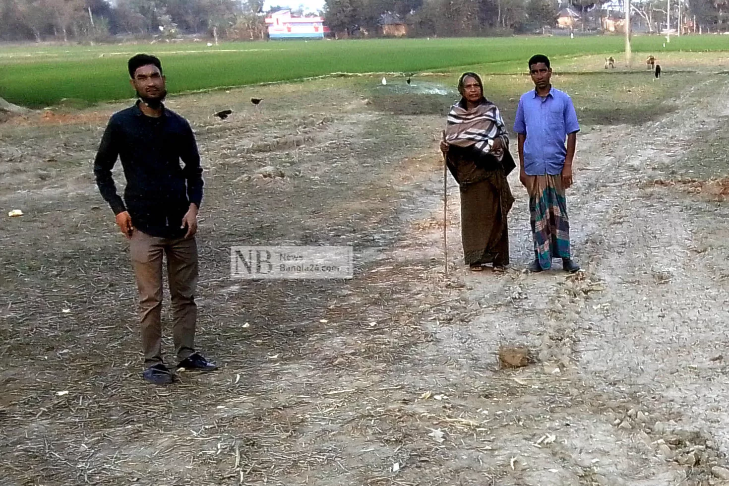 পৈতৃক জমি চাষে কৃষককে আওয়ামী লীগ নেতার বাধা